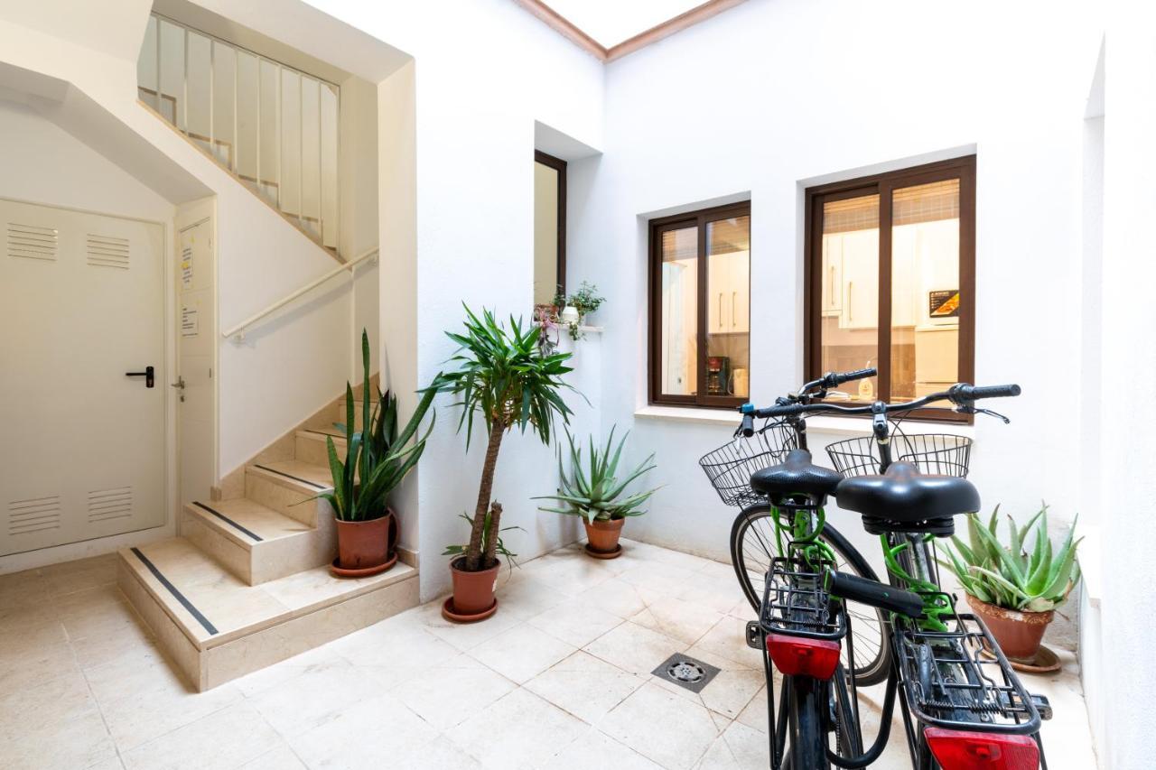 Holi-Rent Gonzalez Cuadrado Appartement Sevilla Buitenkant foto