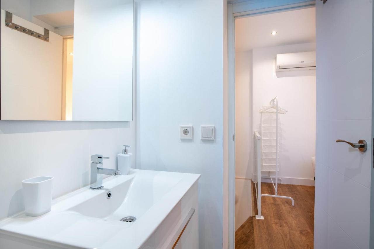 Holi-Rent Gonzalez Cuadrado Appartement Sevilla Buitenkant foto