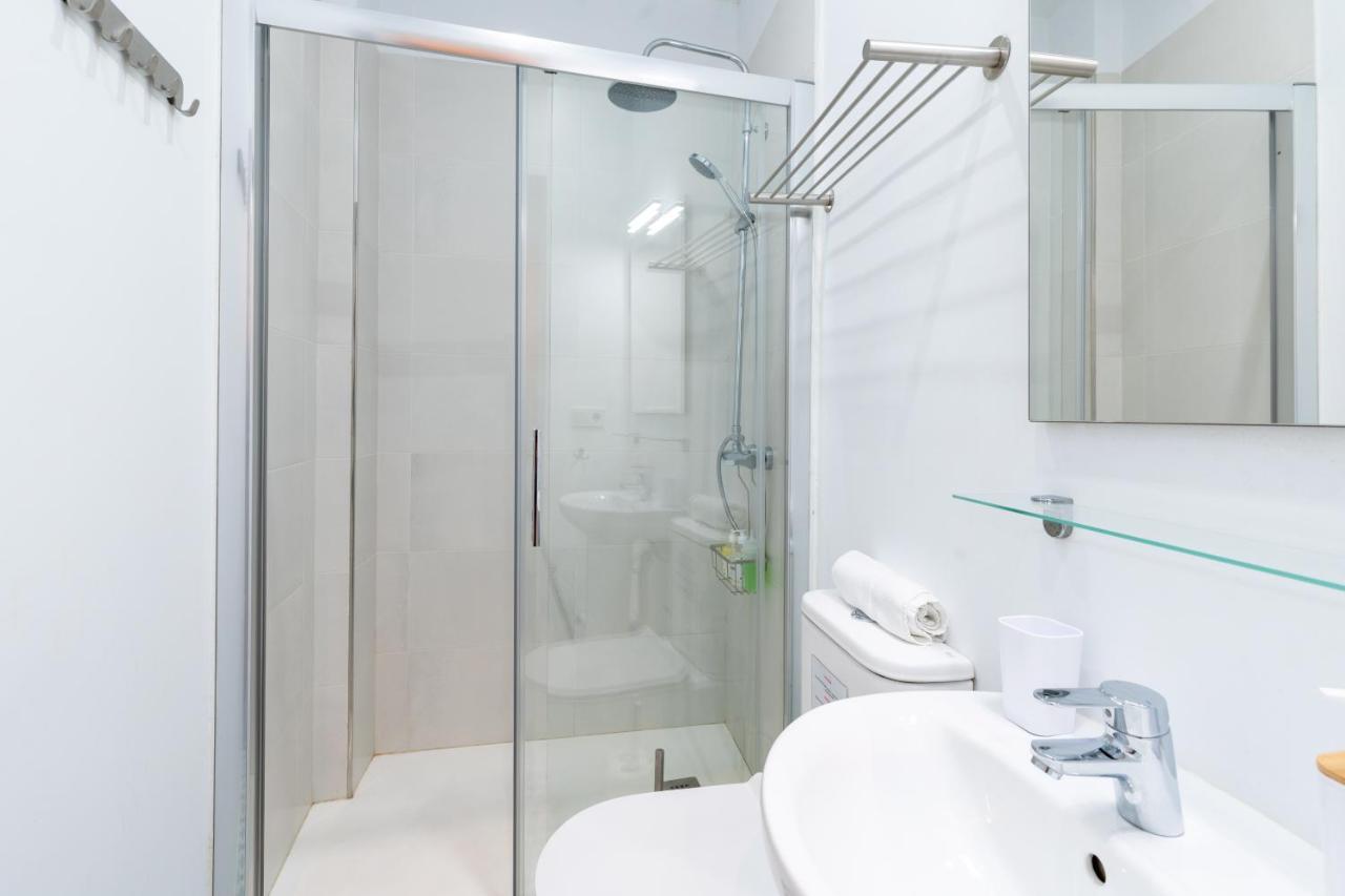 Holi-Rent Gonzalez Cuadrado Appartement Sevilla Buitenkant foto